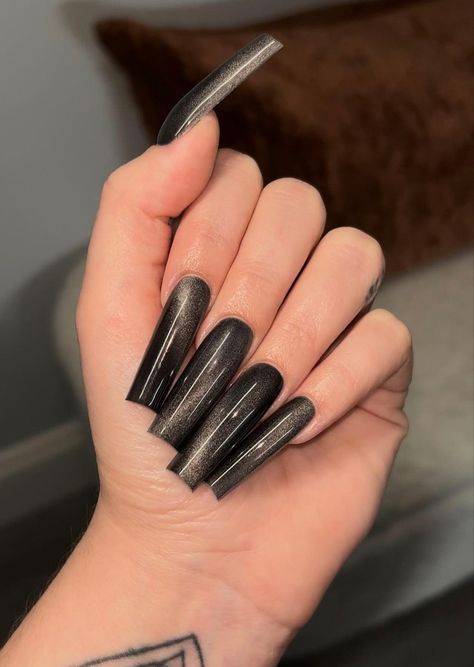 Black long nails, Cateye nails, glossy nails, simple nails, shimmery, ombre nails, grey and black nails Nails Grey And Black, Ombre Nails Grey, Black Nails Prom, Grey And Black Nails, Nails Cateye, Prom Nail Inspo, Cateye Nails, Silver Acrylic Nails, Nails Grey