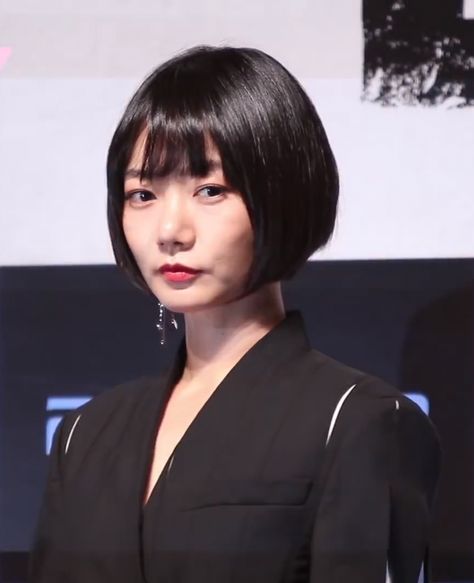 Thick Straight Hair, Bae Doona, Lana Wachowski, In Sympathy, Joanna Newsom, Sense 8, Korean Haircut, Shape Shifter, Hairstyles For Ladies