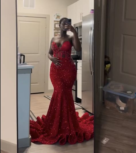 Prom Dresses Black Women Red, Red Prom Dress Black Women, Red Prom Looks, Red Corset Prom Dress, Dresses Long Glitter, Red Prom Makeup, Red And Gold Prom Dress, Red Prom Nails, Nigeria Dress