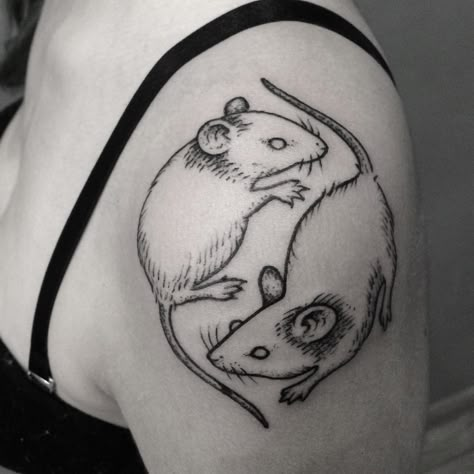 Sleeping Mouse Tattoo, Rat Tattoo Simple, Rat Tattoo Design, Mouse Tattoo, Rat Tattoo, Beginner Tattoos, Mouse Tattoos, Tattoo Love, A Rat