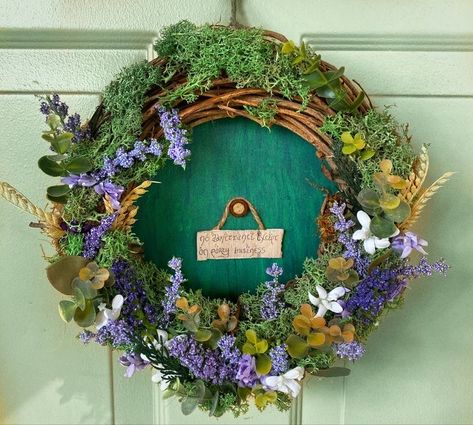 Hobbit Door Wreath, Hobbit Hole Door, Hobbit Party, Shell Crochet, Hobbit Door, Nerd Crafts, Hobbit Hole, Door Wreaths Diy, Seasonal Crafts