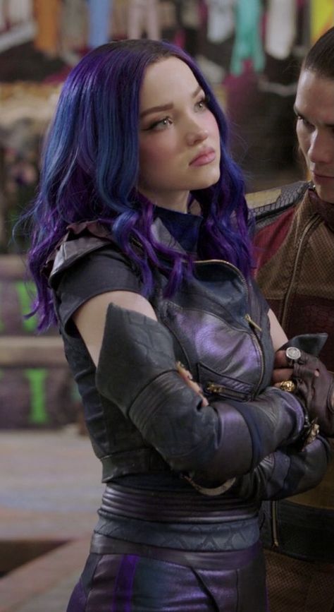 Dove Cameron Descendants, Descendants Pictures, Estilo Blair Waldorf, Descendants Costumes, Mal Descendants, Disney Descendants Movie, Mal And Evie, Disney Descendants 3, Descendants 3