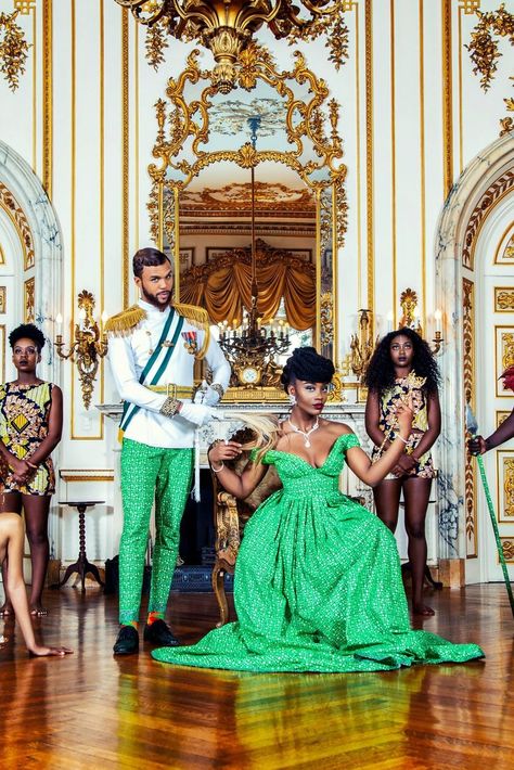 Jidenna Takes ‘Classic Man’ To A New Level In West African-Inspired Photoshoot The Blacker The Berry, Black Royalty, African Royalty, Style Africain, Wedding Photo Shoot, Black Families, Family Photo Outfits, African Wedding, African Wear