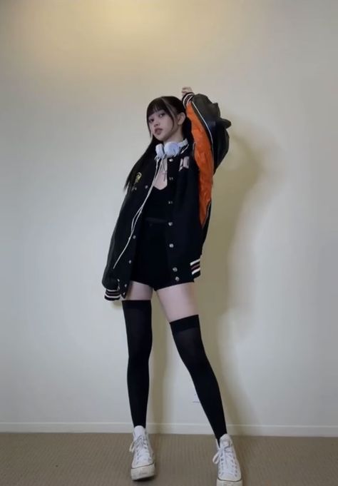 Kpop Varsity Jacket, Yunmago Outfits, Mecha Outfit, Art School Outfit, Girls Fasion, Alt Fits, Varsity Jacket Outfit, Outfit Grunge, Nude Makeup