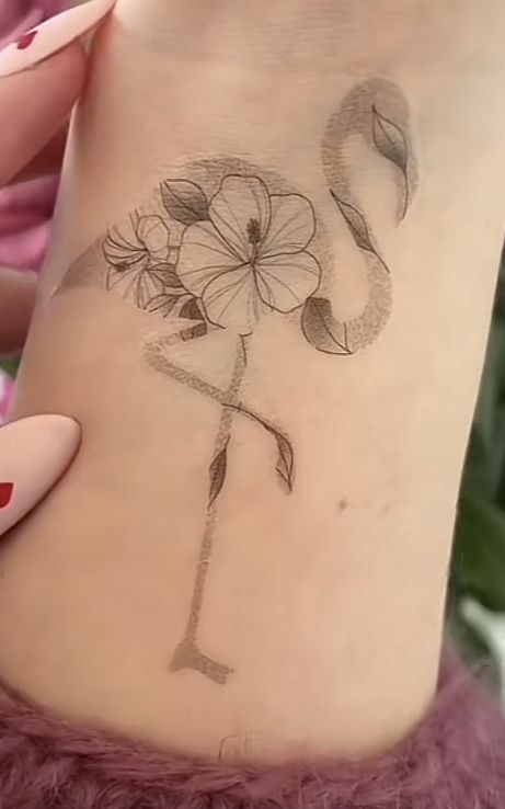 Floral Flamingo Tattoo, Flamingo Tattoo, Hip Tattoo, White Ink, Tattoos And Piercings, Hand Tattoos, Flamingo, Henna, Tattoo Ideas