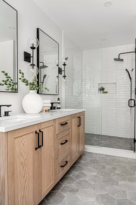 Drømme Bad, Bath Renovation, Bathroom Redesign, Primary Bathroom, Primary Bath, Bathroom Remodel Shower, Bathroom Remodel Designs, Master Bath Remodel, Upstairs Bathrooms