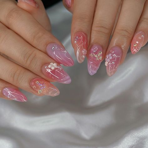 Jelly Nail Inspiration, Fairy Vibe Nails, Cute Fairy Nails, Sanrio Almond Nails, Fun Almond Nail Designs, Lilac And Pink Nails, Pink Fairy Nails, Fairy Nails Designs, Fairy Inspired Nails