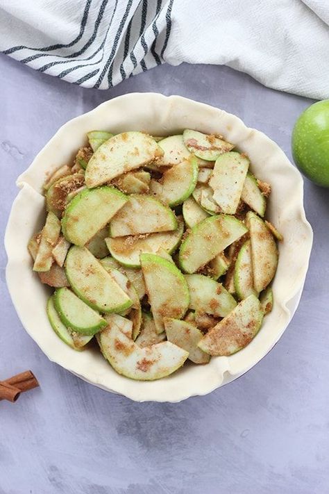 Green Apple Pie Recipe, Green Apple Pie, Green Apple Recipes, Apple Pecan Pie, Apple Pie Recipe Homemade, Apple Pie Recipe Easy, Homemade Apple Pie Filling, Brown Sugar Recipes, Classic Apple Pie