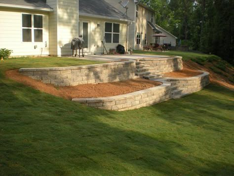 Retaining wall idea 3 Acres Landscaping, Sloping Patio Ideas, Retaining Wall Ideas Hillside, Terrace Landscape, Cabin Landscape, Backyard Retaining Walls, Sloped Backyard Landscaping, Terraced Landscaping, Terraced Backyard