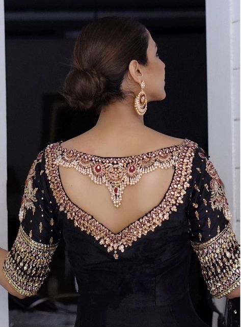 Sonya Hussyn, Gala Design, Traditional Blouse Designs, Velvet Dress Designs, Simple Kurta Designs, Pakistani Fancy Dresses, Dress Neck Designs, Unique Blouse Designs, Sleeves Designs For Dresses