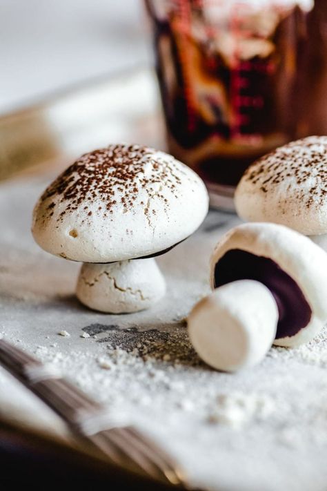 How to Make Meringue Mushrooms ~ these easy cookies look just like little mushrooms! Use them to decorate cakes or give as gifts ~ they're adorable! #meringue #mushrooms #cookies #glutenfree Meringue Mushrooms, Easy Meringues, How To Make Meringue, Mushroom Cake, Mushroom Cookies, The View From Great Island, Log Cake, Meringue Cookies, Easy Cookies