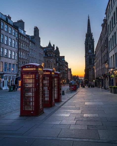 Planet Go on Instagram: “📍 Edinburgh , Scotland, UK 🇬🇧⠀ 📷: @mpalka_photography⠀ #pgstar #pgdaily” Edinburgh Apartment, Our Future Together, Edinburgh Uk, Sketch Background, Edinburgh Travel, Visit Edinburgh, Edinburgh City, Perfect View, Travel United States