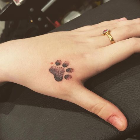 81 Likes, 2 Comments - Lee (@leeroy_tattoo) on Instagram: “#dogpaw #dogpawtattoo #dotwork #dotworktattoo #brightontattoo #handtats #handtattoo #handtattoos” Cute Hand Tattoos For Women, Cat Paw Tattoos, Brighton Tattoo, Cat Footprint, Dog Paw Tattoo, Cute Hand Tattoos, Hand Tats, Paw Tattoo, Hand Tattoos For Women