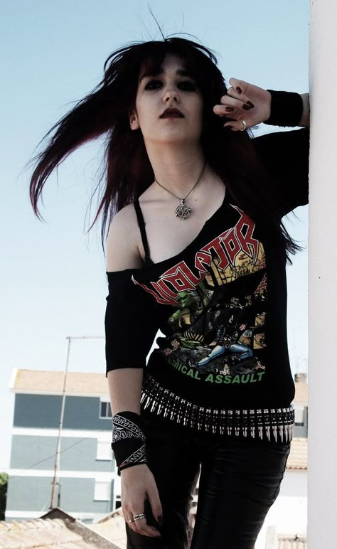 Now That's How To Wear A Bullet Belt !!! Get Yours now from us at www.newrockbristol.co.uk Metalhead Fashion Outfits, Female Metalhead Outfit, Metalhead Outfits Women, Bullet Belt Outfit, Metalhead Women, Metalhead Girl Outfits, Metal Girl Outfit, Heavy Metal Outfit, Metal Head Outfits