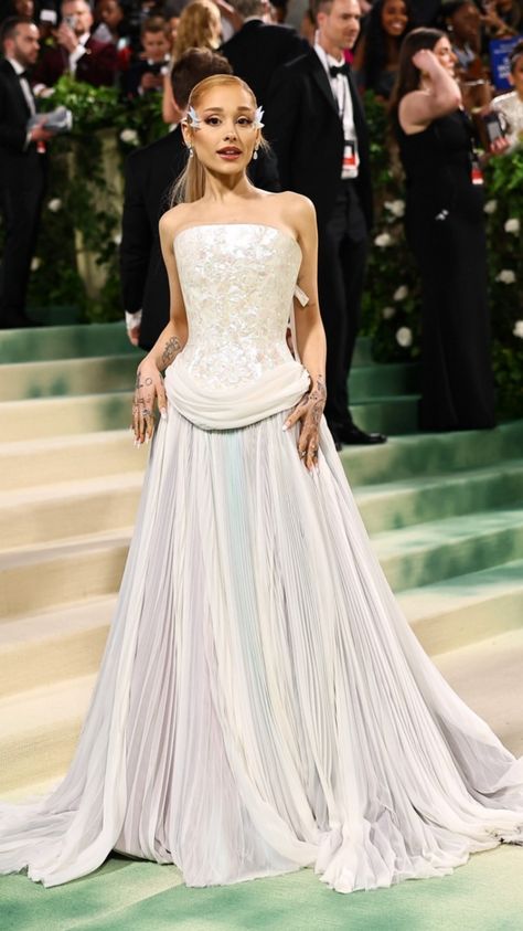 Ariana Grande wearing custom Loewe at the Met Gala 2024! Click to follow Not A Stranger on your favorite social media! Ariana Grande Met Gala, Met Gala Dresses, Celebrity Wedding Dresses, The Met Gala, Gala Dresses, Glam Dresses, Runway Models, Red Carpet Fashion, Dark Academia