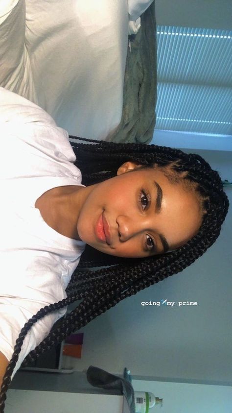 Braid On Light Skin, Clear Skin Light Brown, Brown Skin Teen Girl, Brown Braids Aesthetic, Carmel Skin Girl, Teen Brunette, Aesthetic Female, Light Brown Skin, Body References