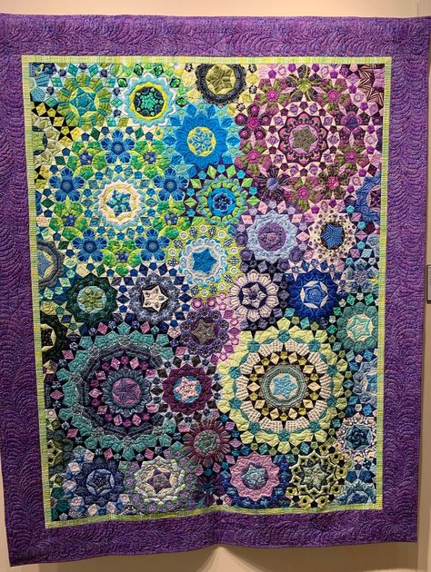 La Passacaglia Quilt Pattern Free, La Passion Quilt, Millefiori Quilt Pattern, Tula Nova, Passacaglia Quilt, Kaleidoscope Quilts, La Passacaglia Quilt, Hand Pieced Quilts, Millefiori Quilts