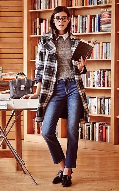 College Girl Outfits–30 New Fashion Tips for College Girls College Girl Outfits, Plaid Trench Coat, Preppy Women, Fall 2014 Fashion, Ivy League Style, Prep Style, Preppy Look, Outfit Trends, Geek Chic