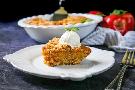 This apple crisp has the texture of pie on top and a cake in the middle. Filled with apple cinnamon flavor, we enjoyed this warm with a scoop of vanilla ice cream. Apple Cobbler Topping, Best Apple Desserts, Caramel Apple Crumble, Caramel Apple Cookies, Streusel Coffee Cake, Thanksgiving Desserts Easy, Classic Apple Pie, Apple Dump Cakes, Just A Pinch Recipes