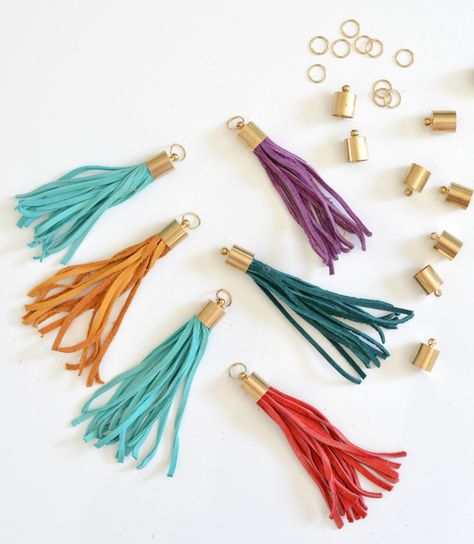 DIY Leather Tassels | Centsational Style Diy Leather Tassel, Tassels Tutorials, Leather Tassel Keychain, Leather Diy Crafts, Diy Tassel, Out Of Time, Tassel Keychain, Tassel Jewelry, Pearl Leather