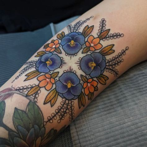 Leaf Tattoo Filler Ideas, Inner Bicep Tattoo Women Traditional, Tattoo Filler Flowers, Ditch Tattoos Traditional, Neo Traditional Filler Tattoo, Filler Flowers Tattoo, Small Tattoo Fillers, Cute Filler Tattoos, Neo Traditional Sleeve Tattoo