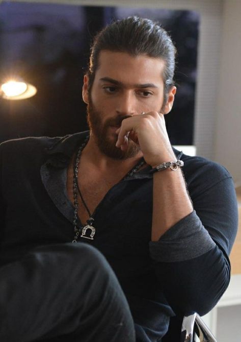 Men Chest Hair, Cam Yaman, Can Divit, Black Dagger Brotherhood, Great Haircuts, Day Dreamer, Can Sanem, Turkish Men, Erkenci Kus