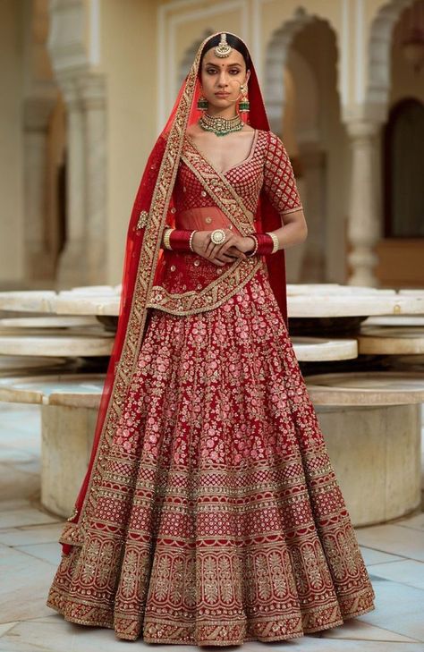 Lehenga Anarkali, Red Bridal Dress, Bridal Lehenga Designs, Latest Bridal Lehenga, Sabyasachi Lehenga, Indian Outfits Lehenga, Wedding Lehenga Designs, Indian Bride Outfits, Bridal Lehenga Collection