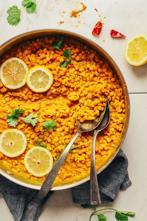 Coconut Curried Golden Lentils (20 Minutes!) Organic Dinner, Meals Under 400 Calories, Easy Vegan Lunch, Yellow Lentils, Dish Ideas, Minimalist Baker, Vegan Lunch Recipes, Fresh Spices, Lentil Curry