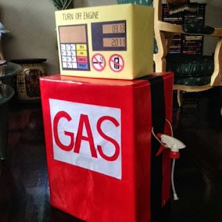 Little Monster's Momma: DIY GAS STATION PUMP CARDBOARD Diy Gas Station, Transportation Preschool, Dramatic Play Preschool, Pompe A Essence, Cardboard Box Crafts, Transportation Theme, Dramatic Play Centers, Gas Pump, Play Centre