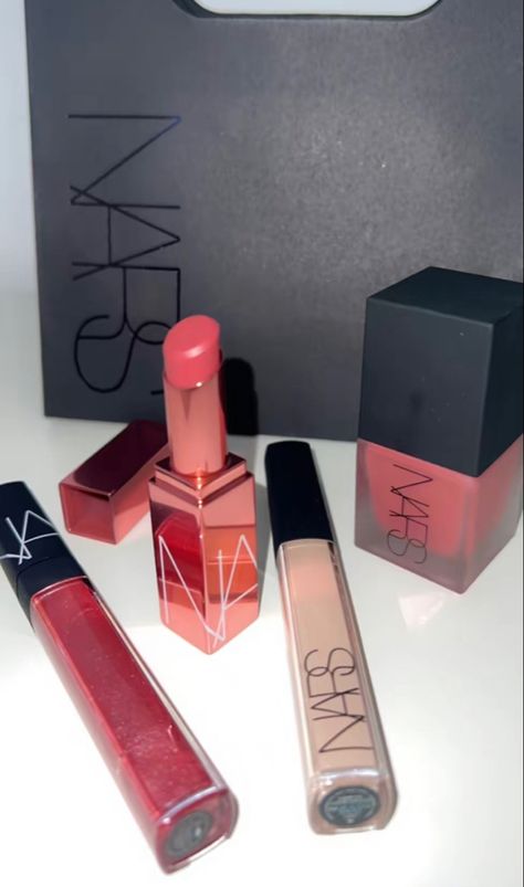 Nars Makeup Aesthetic, Girls Accesories, Woc Makeup, Eyebrows On Fleek, Nintendo Switch Accessories, Nars Makeup, Glo Up, Makeup Aesthetic, Crazy Makeup