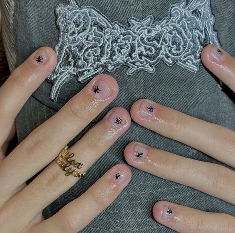 Chris Sturniolo Nails, Madi Filipowicz Nails, Sturniolo Nails, 2023 Nails, S Nails, Mens Nails, Punk Nails, Chris Sturniolo, Really Cute Nails