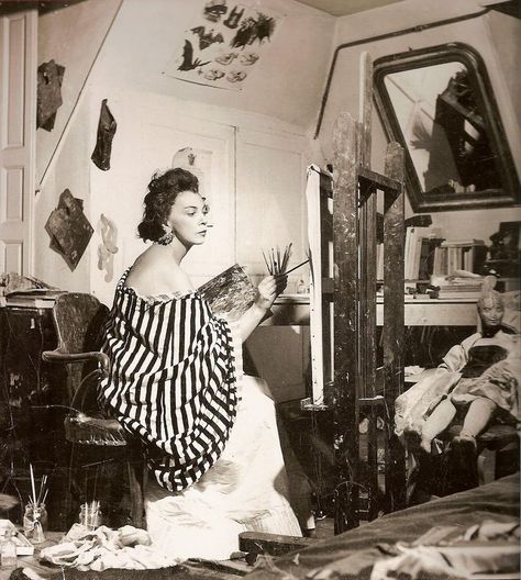 Bohemian “It Girl” of Paris, master of surrealist disguise and generally a badass female libertine, Leonor Fini was one of the most photographed people of the 20th century. Art Parisien, Parisian Art, Mary Cassatt, Alberto Giacometti, Max Ernst, John Singer Sargent, Paris Art, Alphonse Mucha, Artist Life