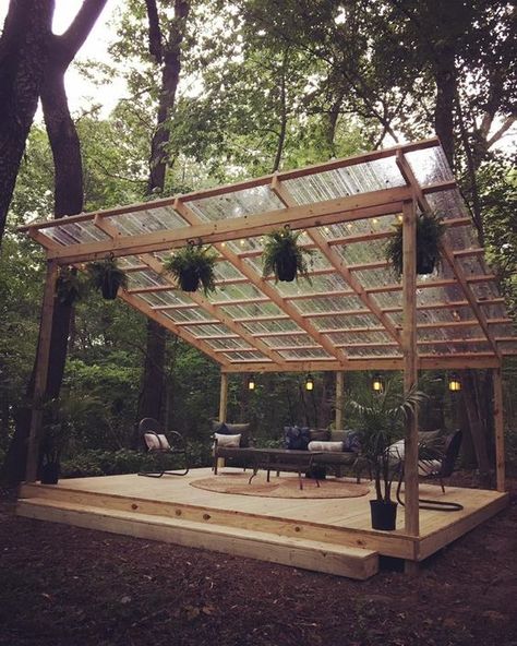 Backyard ideas. نباتات منزلية, Pergola Lighting, Budget Patio, Back Yard Ideas, Backyard Porch, Patio Makeover, Roof Top, Deck Ideas, Backyard Patio Designs