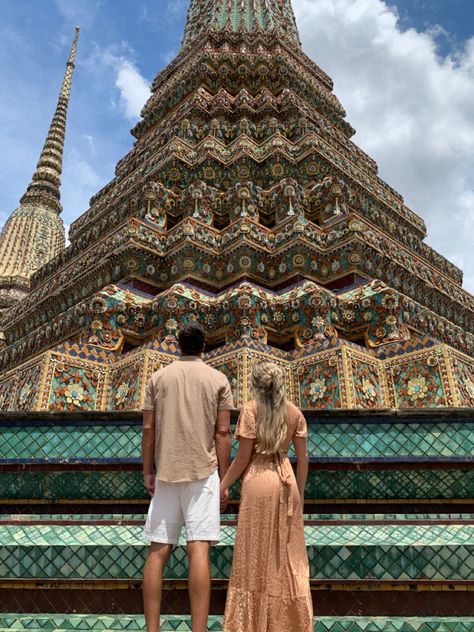 Bangkok Couple Photography, Bangkok Thailand Ootd Travel Outfits, Thailand Temple Outfit Ideas, Thailand Photo Ideas Couple, Bangkok Picture Ideas, Bangkok Thailand Photo Ideas, Thailand Couple Pictures, Thailand Outfit Ideas Travel Fashion, Bangkok Outfit Travel Ootd