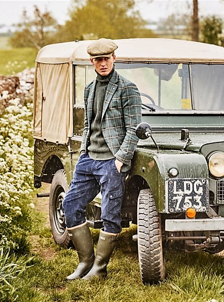 holdhard: 1953 Land RoverCountry Life / Chris Allerton British Country Style, Countryside Fashion, British Style Men, Country Attire, British Country, Country Wear, Country Fashion, Land Rovers, Hunting Clothes