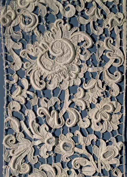 17th century Venetian Guipure lace - Cleveland Lace Weave, Types Of Lace, Point Lace, Arts Crafts Style, Textile Fiber Art, Victorian Lace, Lace Gloves, Corded Lace, Crystal Headband