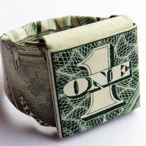 dollar bill ring Money Origami Heart, Money Heart, Folded Money, Money Folding, Origami Shirt, Heart Video, Money Rings, Origami Money, Butterfly Video