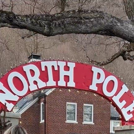 North Pole Outdoor Christmas Decor, Diy Christmas Arches Outdoor, Outdoor North Pole Decorations, Diy Christmas Sidewalk Arches, North Pole Christmas Decor Office, Diy Christmas Arch, North Pole Christmas Decor, Diy North Pole, North Pole Cookie Co Sign