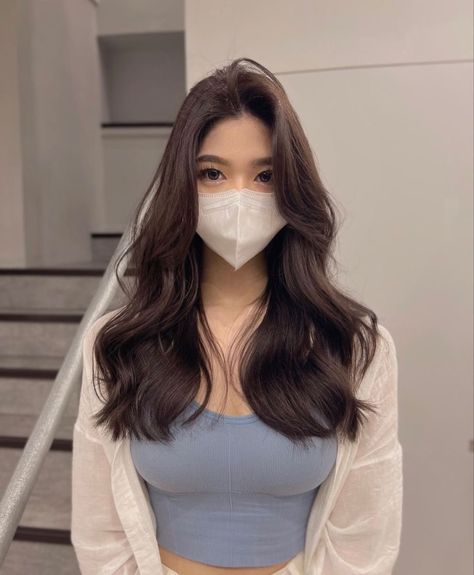 Asian Hair Inspo, Curly Asian Hair, Korean Wavy Hair, Curls For Medium Length Hair, Korean Hairstyles, Long Haircut, Hair Color Underneath, Summer Layers, Wavy Hairstyles Medium