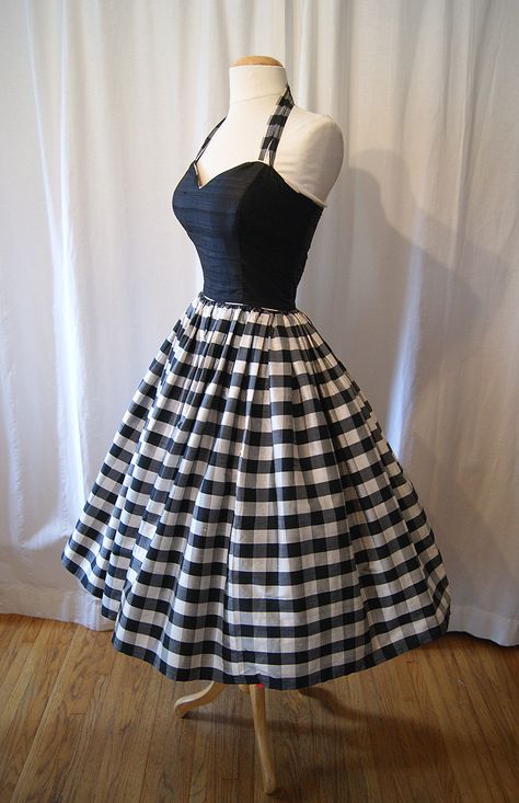 1950's Gingham Party Dress Halter Party Dress, Engagement Party Dresses, Fashion 1950s, Retro Mode, Coat Racks, 50s Dresses, 1950s Dress, Vintage Apparel, 50s Fashion