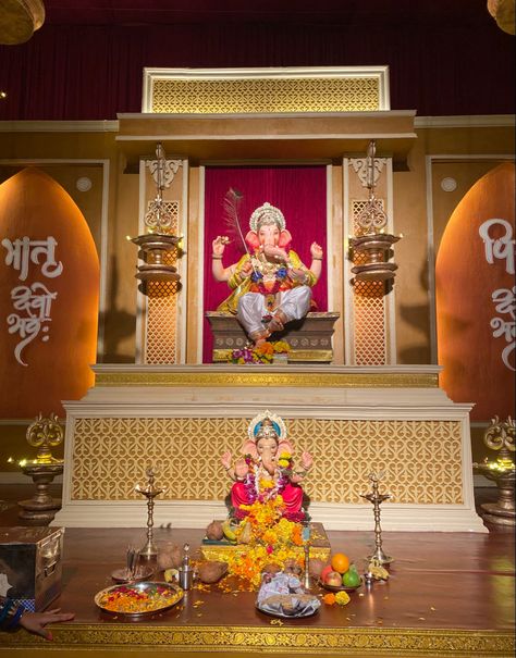 Shrimant Dagdusheth Halwai Ganpati, Ganesh Pandal, Ganpati Bappa Images, Bappa Images, Ganesh Pic, Bappa Decoration, Ganpati Decoration Theme, Ganesh Decoration, 90s Bollywood Actress