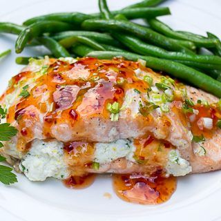 Salmon Stuffed, Maple Glazed Salmon, Stuffed Salmon, Ricotta Recipes, Lemon Ricotta, Glazed Salmon, Salmon Recipe, Roasted Salmon, Sweet Chili Sauce