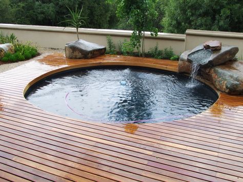 #architecturalgasm Whirlpool Deck, Stock Tank Swimming Pool, Tank Swimming Pool, Ideas De Piscina, Japanese Outdoor, Wooden Decking, Kleiner Pool Design, Pool Design Ideas, Kolam Koi