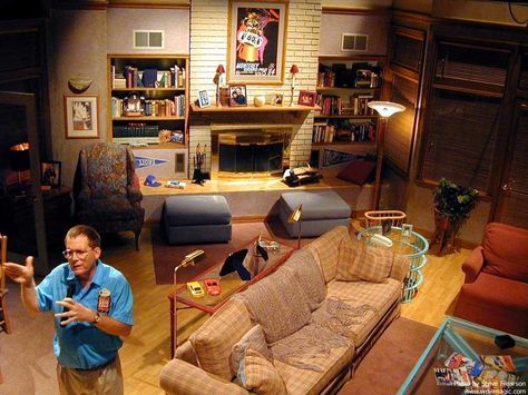 The Home Improvement sets 80s Apartment, Diy Home Improvement Living Room, Home Improvement Grants, 90s Interior, Tv Show House, 90s House, Home Improvement Show, 80s Interior, Home Improvement Tv Show