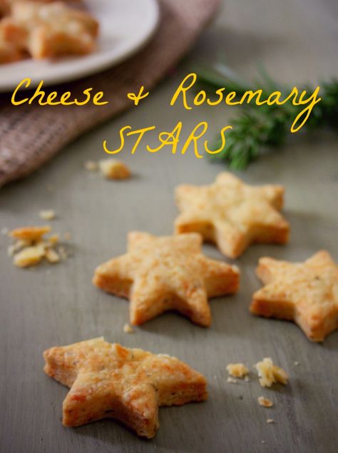 Cheese and rosemary stars – Cupcakes and Couscous Rosemary Biscuits, Cheese Stars, Christmas Cheese, Savoury Biscuits, Star Cookies, Star Food, Snack Treat, Edible Gifts, Christmas Snacks