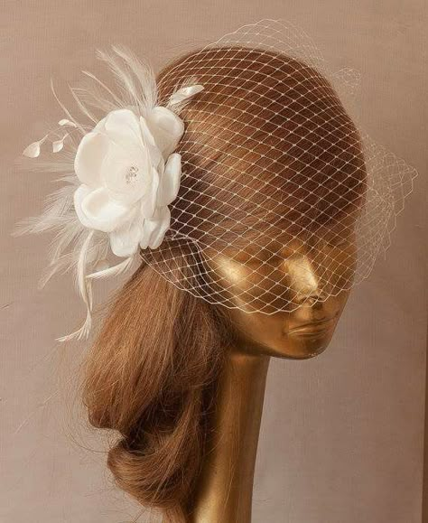 Facinator Hats, Bridal Birdcage Veils, Bridal Veils And Headpieces, Flower Headpiece Wedding, Flower Hair Accessories Wedding, Birdcage Veils, Ivory Veil, Bridal Fascinator, Romantic Wedding Hair