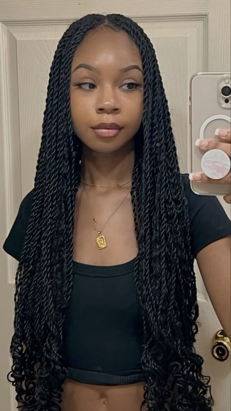 save & follow for more black hairstyle content 💓. #braids #braidedhairstyle #twists #twiststyles #twist #braidedhairstylesforblackwomen #braidsforblackwomen #braidtutorial #braidsofinstagram #braidoftheday #braidlocs #maddiexxleigh Senegalese Twist Hairstyles, Short Box Braids Hairstyles, Senegalese Twists, Passion Twists, Cute Braids, Braids Hairstyles For Black Women, Cute Box Braids, Afrikaanse Mode, Twist Braid