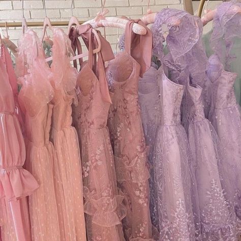 Queue | Tumblr Modern Rapunzel, Princess Charm School, Classic Barbie, 12 Dancing Princesses, Princess And The Pauper, Taylor Swift Speak Now, Aesthetic Dress, Princess Core, Charm School