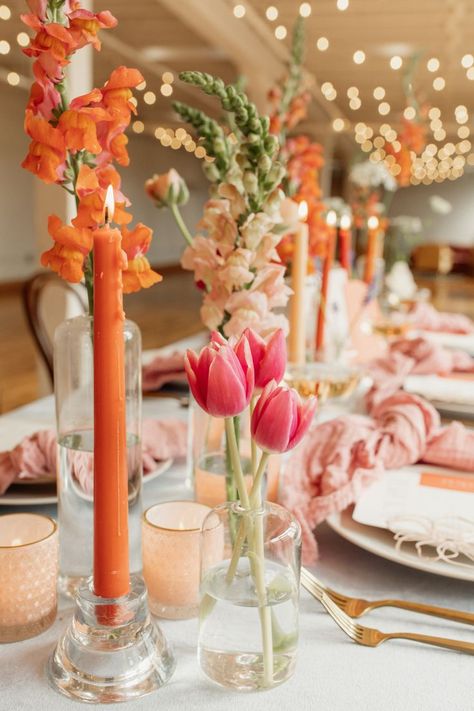 With a table so rich in floral details it's hard to pick a favorite. But man of man that trio of tulips stole our hearts. @evefloralco @elyse2951 #bridgertonvibes #bridgertonwedding #modernwedding #modernmeetstraditional #boldflorals #budvases #tapercandles #weddingtable #tablescape Tulip Wedding Decorations, Tulip Table Decor, Tulip Bouquet Wedding, Orchid Wedding Theme, Bud Vases Wedding, Tulip Centerpiece, Wedding Flowers Tulips, Tulip Wedding, Boda Mexicana