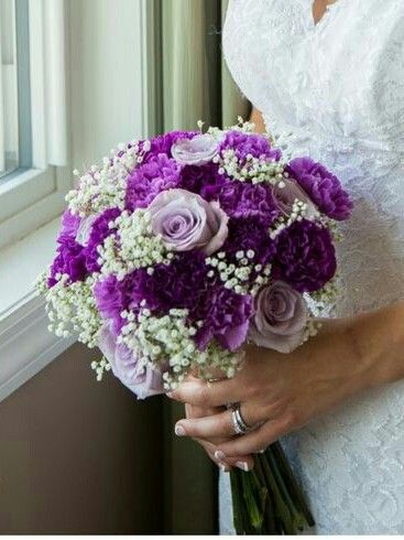 Rose And Carnation Bouquet, Purple Carnation Bouquet, Flowers Thoughts, Purple Carnations, Carnation Bouquet, Flowers Nails, Bridesmaid Flower, Lily Wedding, Simple Centerpieces